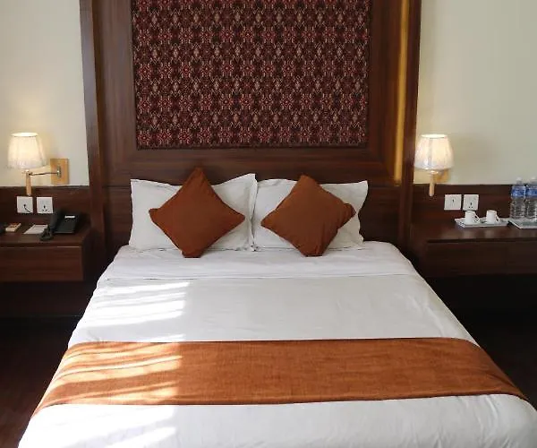 Vasana Hotel 3*